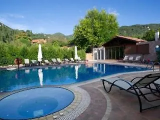 アパートホテル Corfu Sun Pool Side 3*