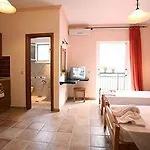 Apartmanhotel Corfu Sun Pool Side 4*